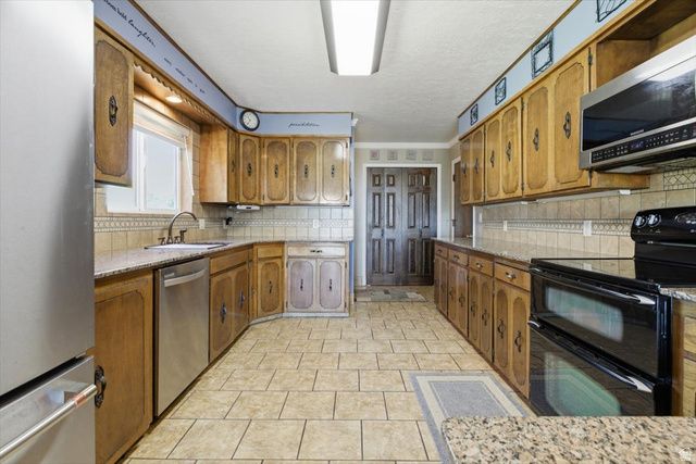 222 E VALLEY DR, Preston, ID 83263