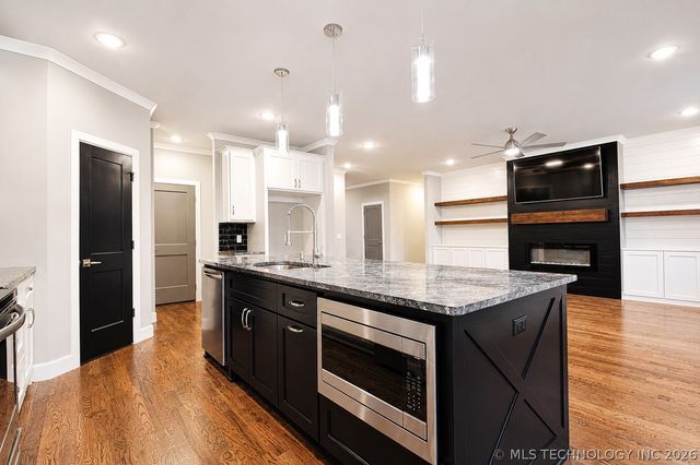 16107 S 251st East Avenue, Coweta, OK 74429