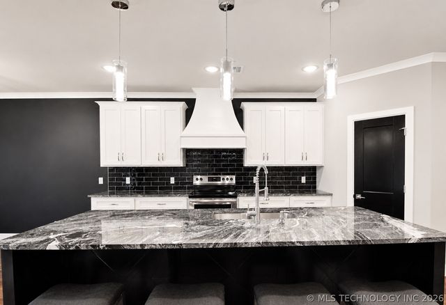 16107 S 251st East Avenue, Coweta, OK 74429