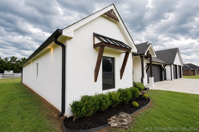 16107 S 251st East Avenue, Coweta, OK 74429