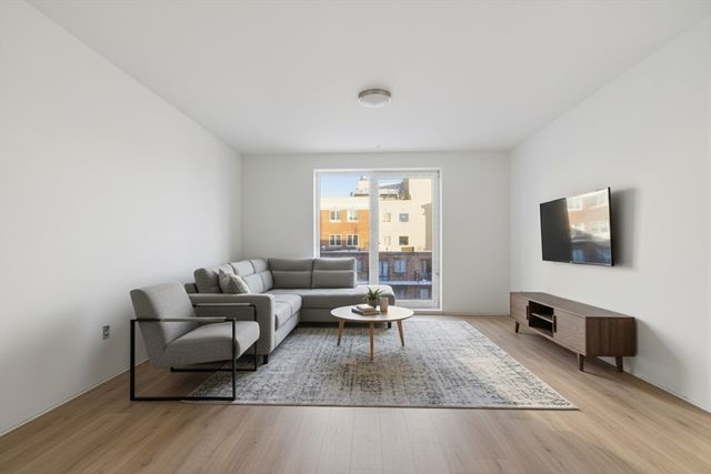 1035 Commonwealth Ave 306, Boston, MA 02215