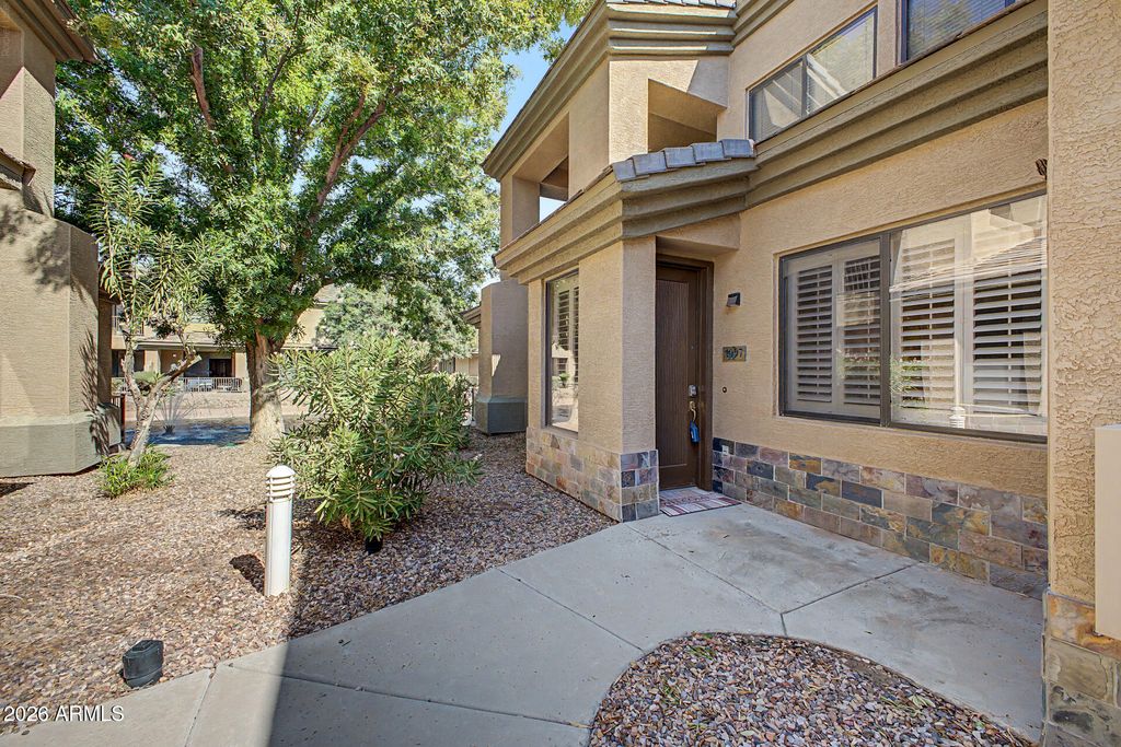 705 W QUEEN CREEK Road 1097, Chandler, AZ 85248 — photo 2