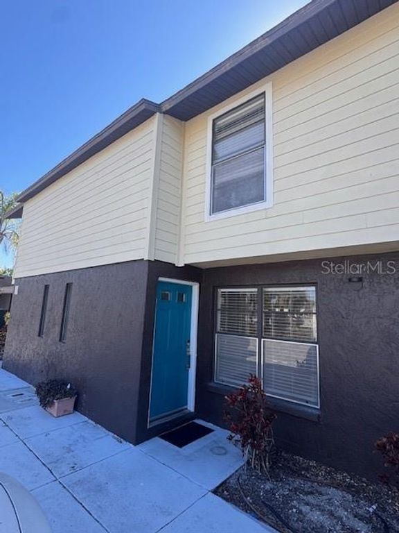 960 HIGHLAND STREET B2, Sarasota, FL 34234