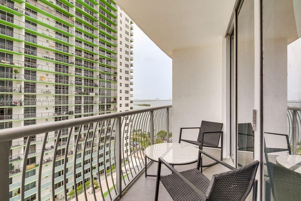 1750 N Bayshore Dr 1909, Miami, FL 33132