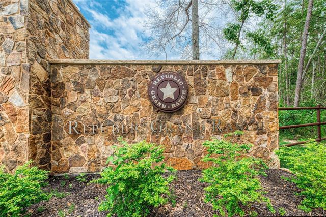 11555 Inspiration Drive, Willis, TX 77378