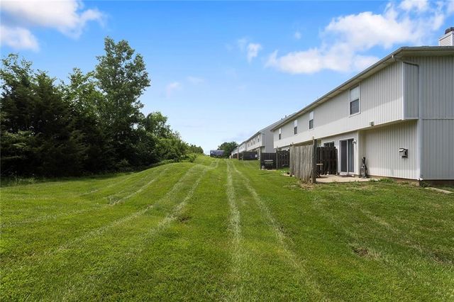 601 NE 1st Street, Oak Grove, MO 64075