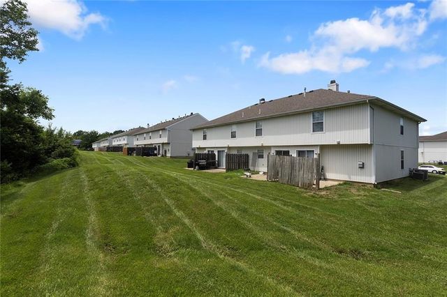 601 NE 1st Street, Oak Grove, MO 64075