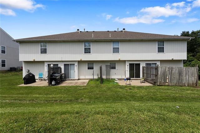 601 NE 1st Street, Oak Grove, MO 64075