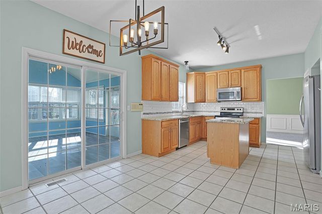 2003 Little Round Top Drive, Edwardsville, IL 62025