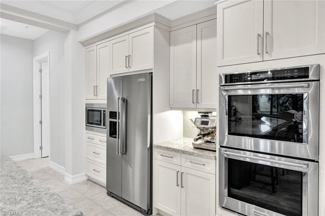 2534 Windward CT 15-101, Naples, FL 34112