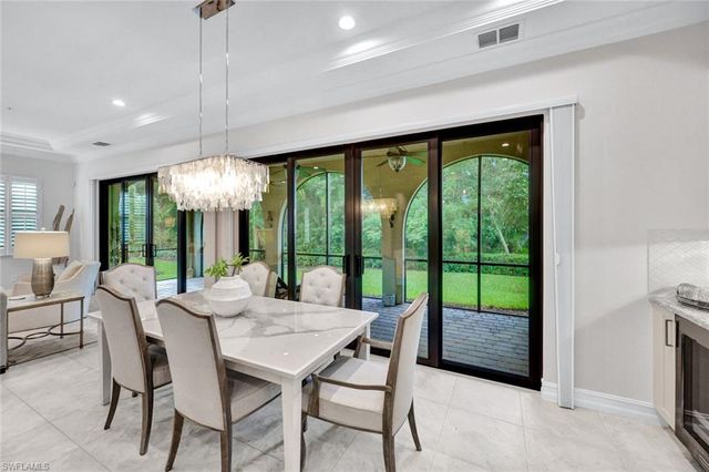 2534 Windward CT 15-101, Naples, FL 34112