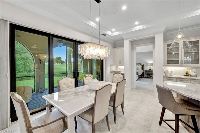 2534 Windward CT 15-101, Naples, FL 34112