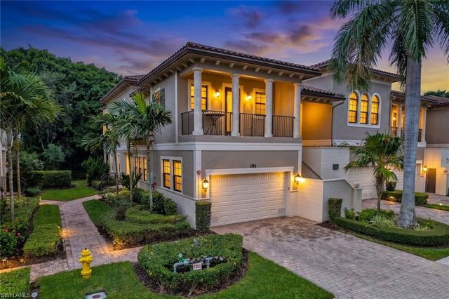 2534 Windward CT 15-101, Naples, FL 34112