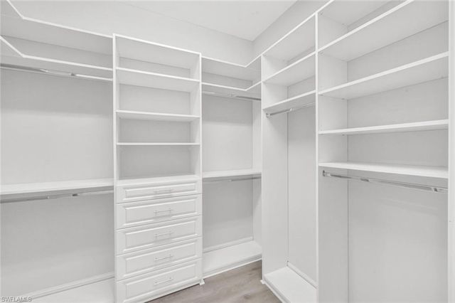 2534 Windward CT 15-101, Naples, FL 34112