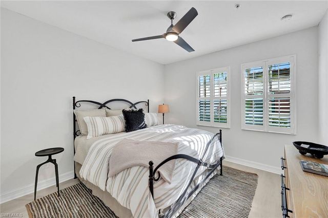 2534 Windward CT 15-101, Naples, FL 34112