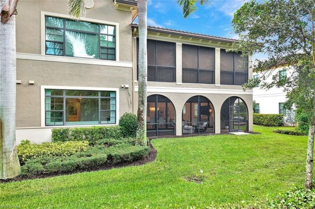 2534 Windward CT 15-101, Naples, FL 34112