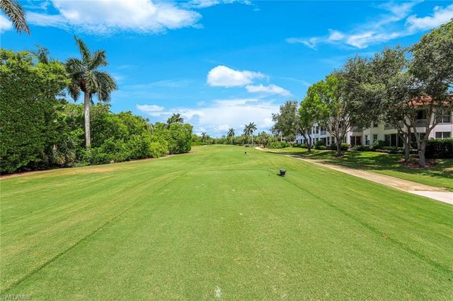 2534 Windward CT 15-101, Naples, FL 34112