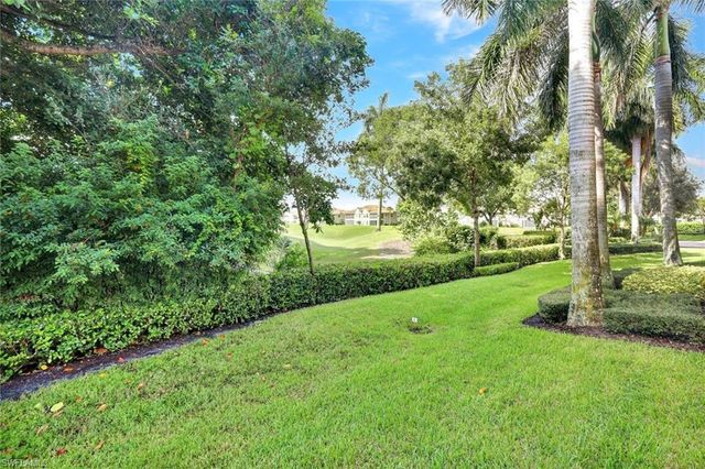 2534 Windward CT 15-101, Naples, FL 34112