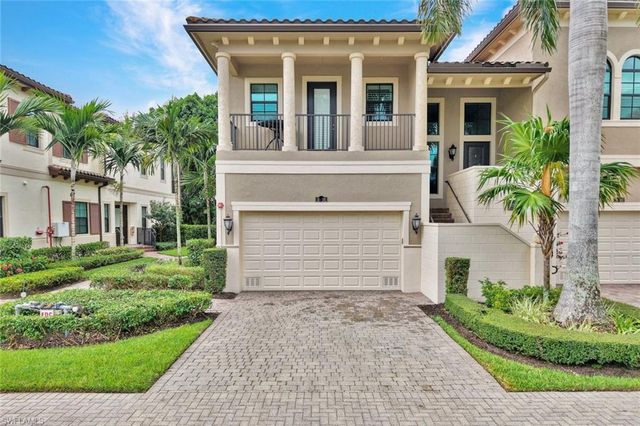 2534 Windward CT 15-101, Naples, FL 34112
