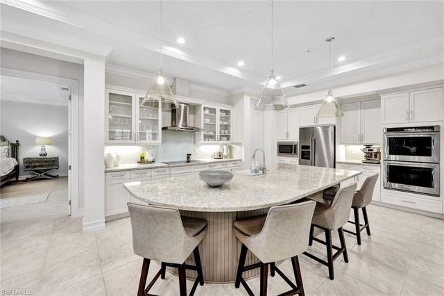 2534 Windward CT 15-101, Naples, FL 34112