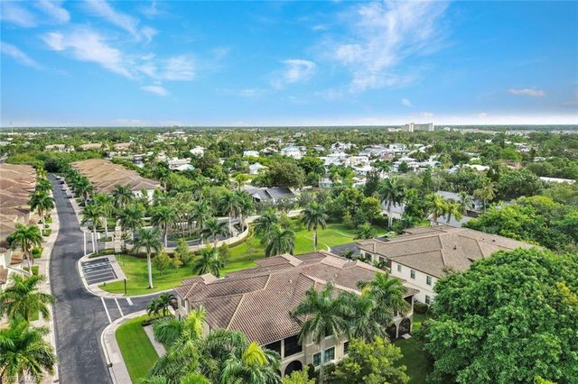 2534 Windward CT 15-101, Naples, FL 34112