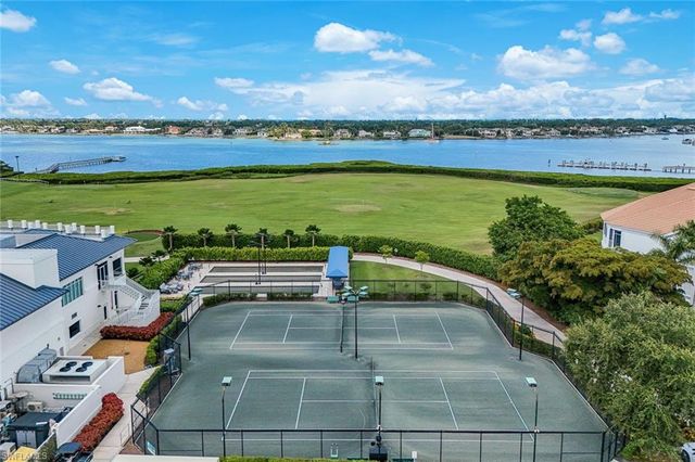 2534 Windward CT 15-101, Naples, FL 34112
