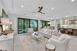 2534 Windward CT 15-101, Naples, FL 34112