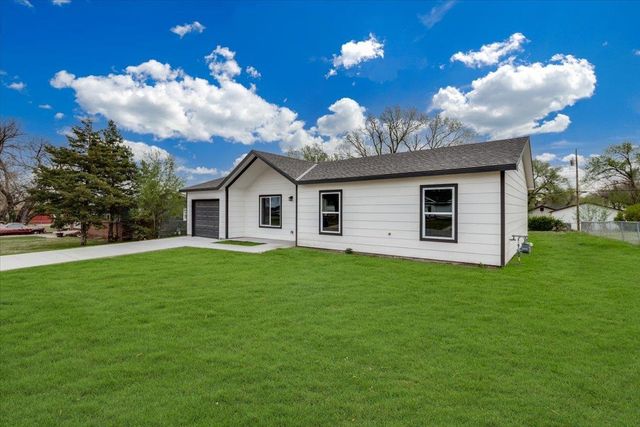 2644 N Holyoke St., Wichita, KS 67220