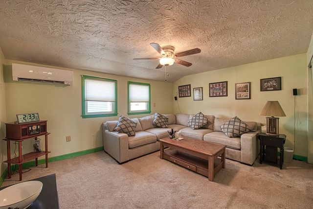 8 Braintree Ave, Brockton, MA 02302