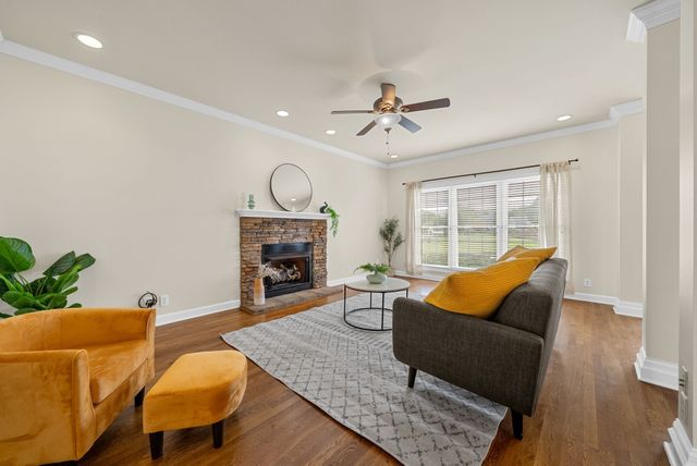 1013 Fox Hollow Pl, Adams, TN 37010