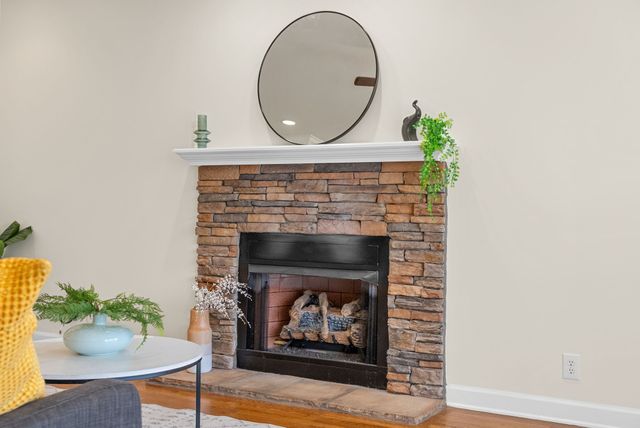 1013 Fox Hollow Pl, Adams, TN 37010