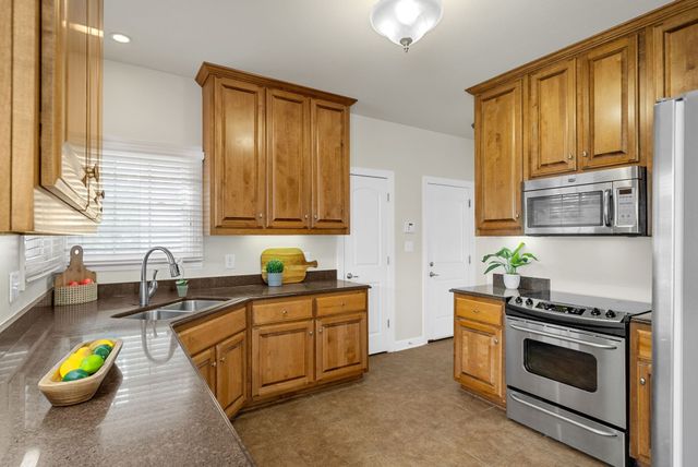 1013 Fox Hollow Pl, Adams, TN 37010