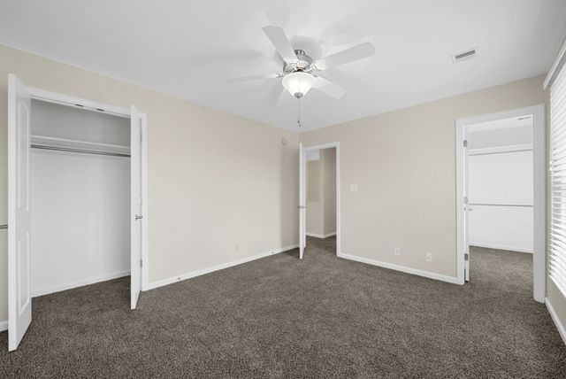 1013 Fox Hollow Pl, Adams, TN 37010