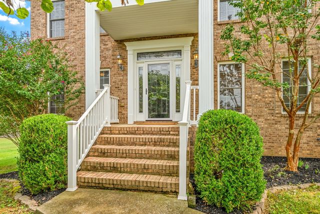 1013 Fox Hollow Pl, Adams, TN 37010