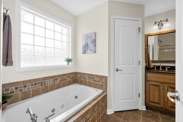 1013 Fox Hollow Pl, Adams, TN 37010