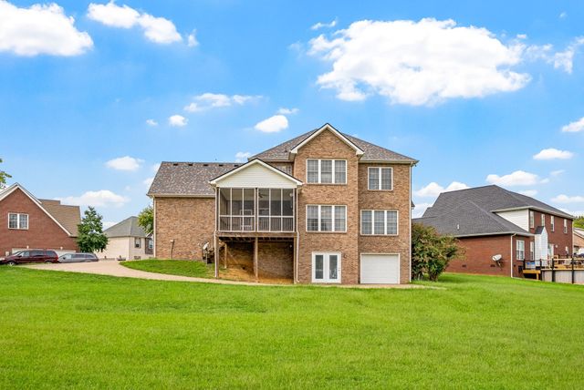1013 Fox Hollow Pl, Adams, TN 37010