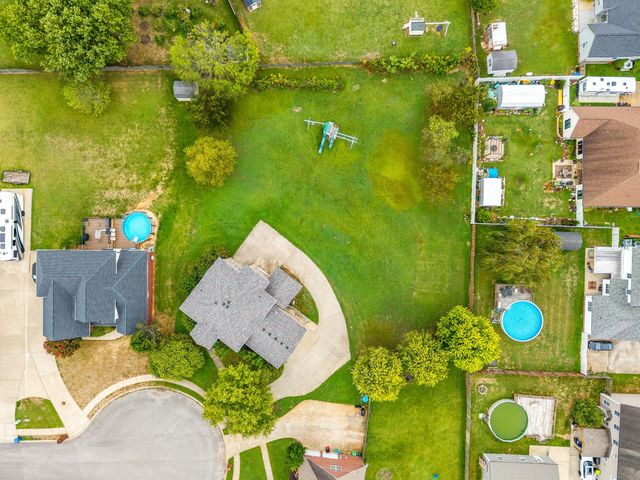 1013 Fox Hollow Pl, Adams, TN 37010