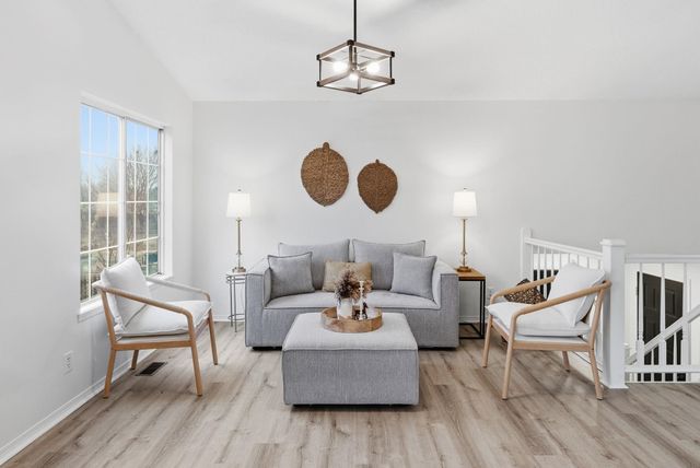 2501 N Beacon Hill, Wichita, KS 67220