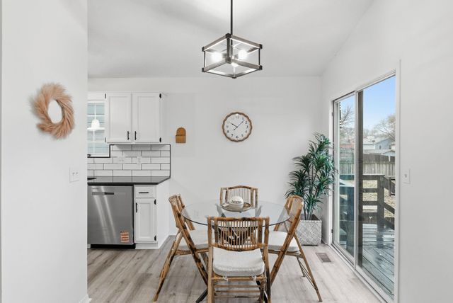 2501 N Beacon Hill, Wichita, KS 67220