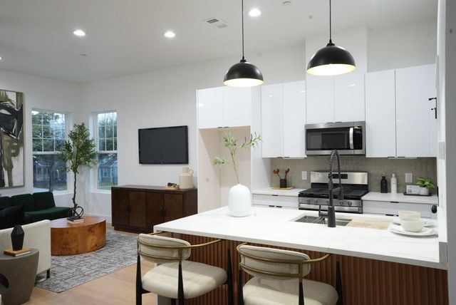 629 N Tyler Street 107, Dallas, TX 75208