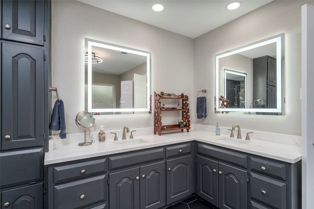 4802 Willow Bend Drive, Arlington, TX 76017