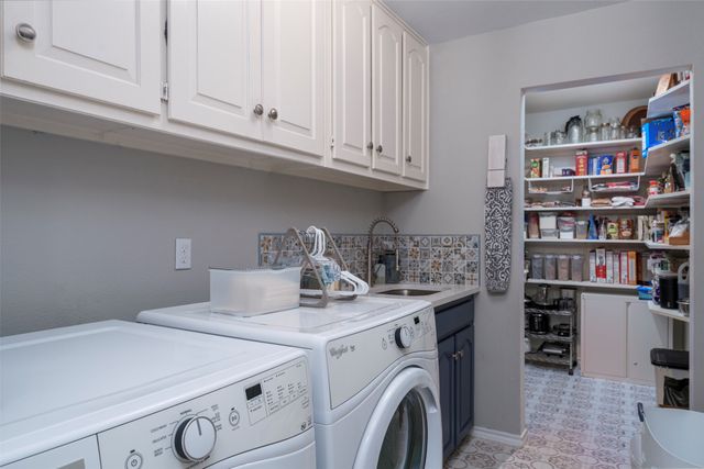 4802 Willow Bend Drive, Arlington, TX 76017