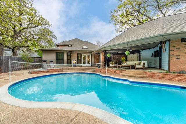 4802 Willow Bend Drive, Arlington, TX 76017