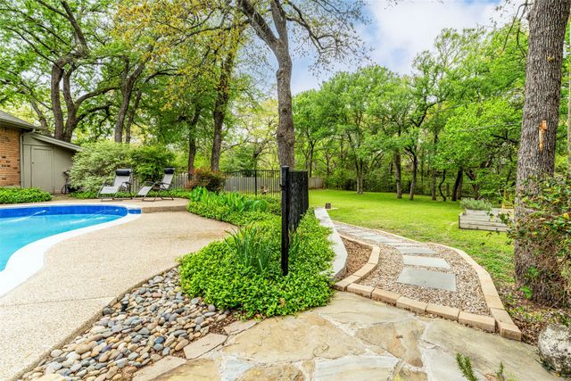 4802 Willow Bend Drive, Arlington, TX 76017