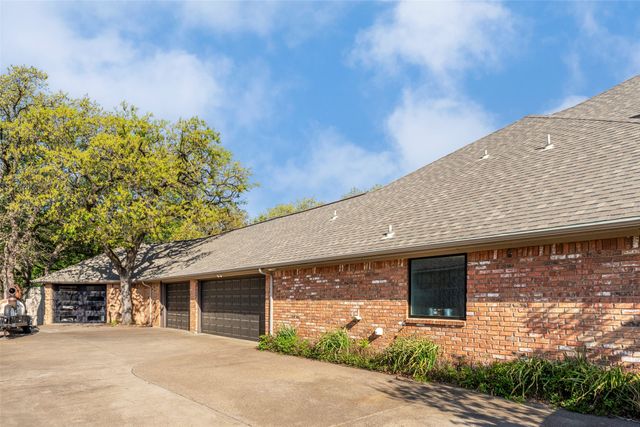 4802 Willow Bend Drive, Arlington, TX 76017