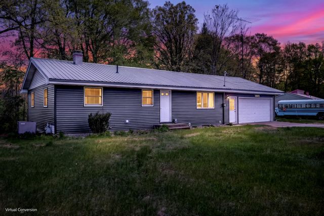 3868 S Riverview Drive, Hesperia, MI 49421