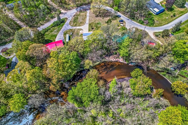 3868 S Riverview Drive, Hesperia, MI 49421
