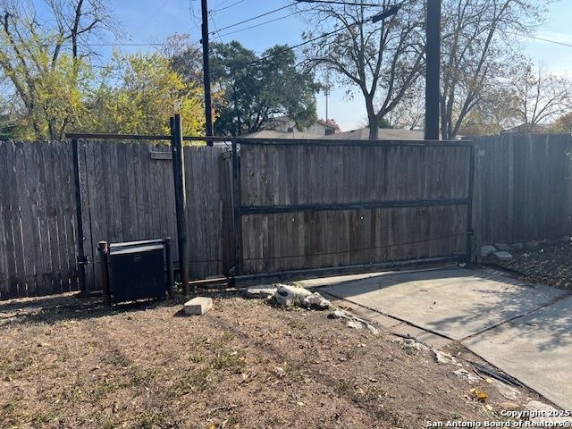 344 Harmon, San Antonio, TX 78209