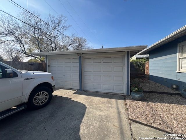 344 Harmon, San Antonio, TX 78209