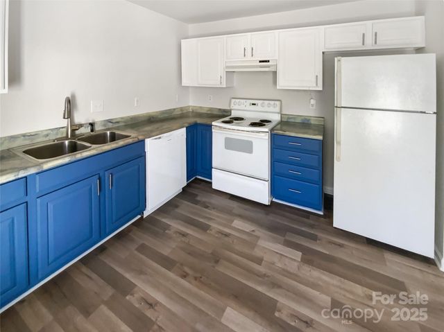 2118 Augusta Street, Charlotte, NC 28216